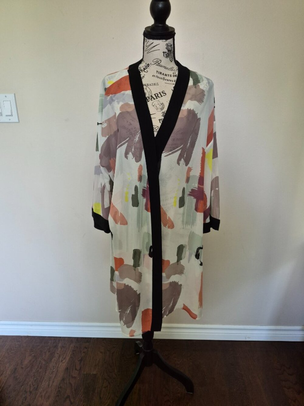 Kimono - Picture 2 of 11